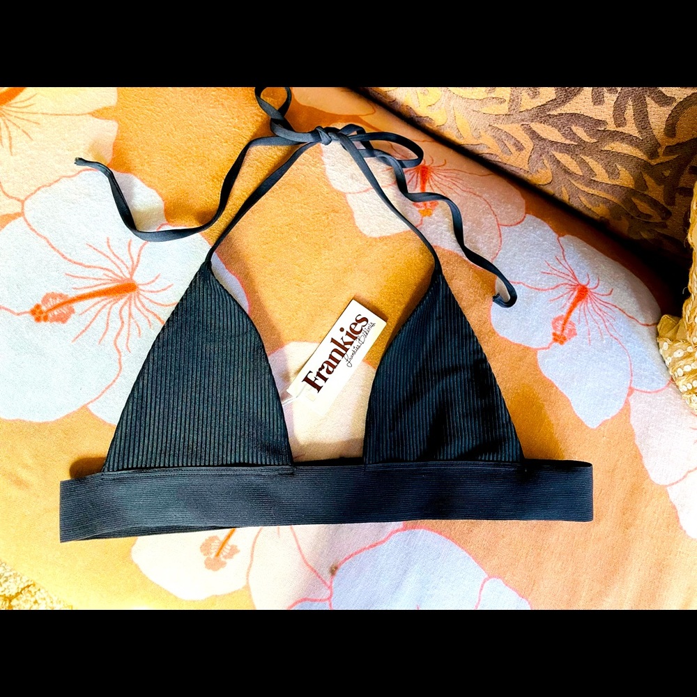 🎉BNWT⛱FRANKIES BLACK WINNIE BIKINI TOP ⛱